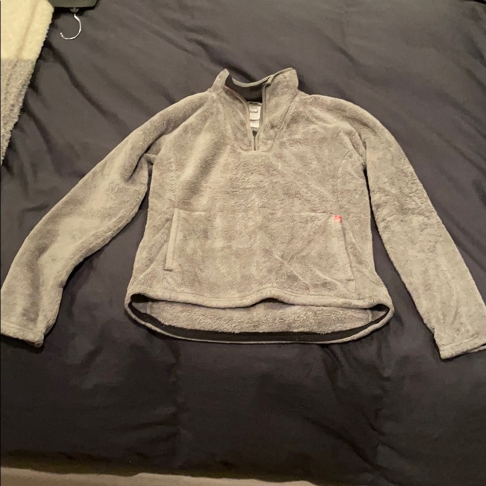 North Face Womens Small Fuzzy Pullover 1/4 zip